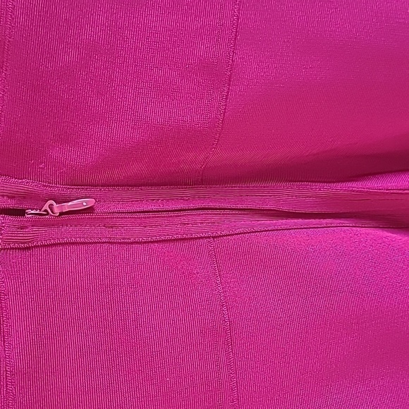 Fashion Nova Fuschia And Gold Chain Bodycon Dress Size M - Picture 4 of 7